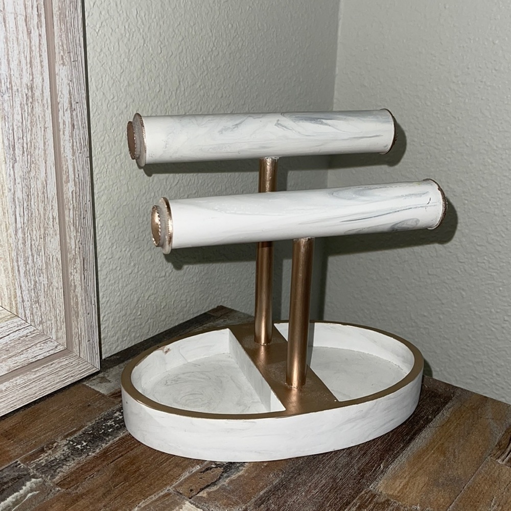 Jewelry stand y’all! So cute and very sturdy :) rose gold and marble coloring!